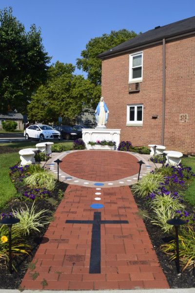 Rosary Walk Garden, Rosary Display, Rosary Garden, Marian Garden, Statue Of Mary, Mary Garden, Home Altar Catholic, Spiritual Garden, Pray The Rosary