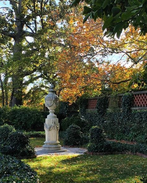 Thomas Pheasant on Instagram: "Fall-Dumbarton Oaks #quietsundays #dumbartonoaks #georgetown #gardenwalks #myview" Dumbarton Oaks Garden, Dumbarton Oaks, Thomas Pheasant, Entry Wall, Autumn Garden, Pheasant, Fall Foliage, Garden Inspiration, Garden Sculpture