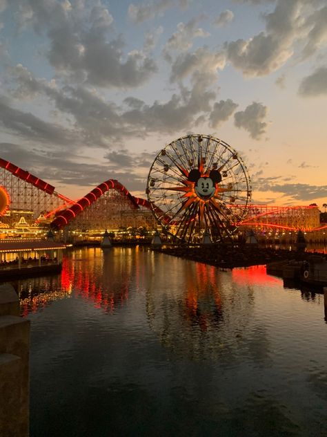 #disneyland #disney #sunset Disney Sunset, Park Pics, Disneyland California Adventure, Disneyland California, Happiest Place On Earth, California Adventure, Disney Parks, Happy Places, Pixar