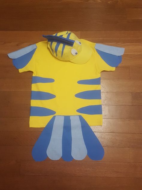 Diy Flounder Costume Toddler, Diy Eel Costume, Flounder And Sebastian Costumes, Flounder Headband, Diy Sebastian Costume, Diy Flounder Costume Woman, Flounder Costume Women, Flounder Costume Diy, Dory Costume Diy