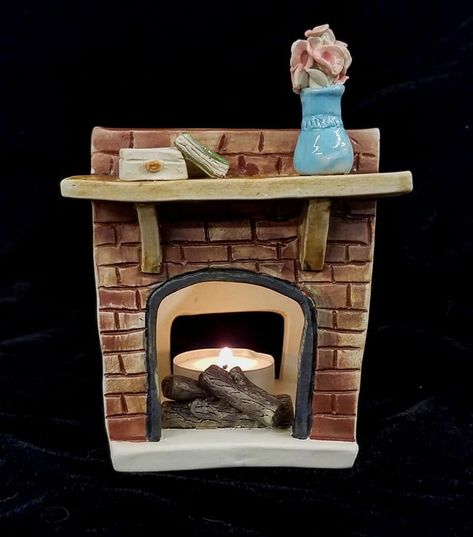 Clay Fireplace, Pottery Ornaments, Clay Plates, Ceramic Furniture, Pottery Houses, Diy Ceramic, Pottery Crafts, Pottery Classes, Ceramics Projects