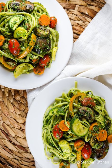 Pasta Primavera with Spinach Pesto - Slender Kitchen Pasta Primavera Recipes, Weight Watchers Pasta, Pasta Primavera Recipe, Healthy Pasta Dishes, Linguine Recipes, Spinach Pesto, Slender Kitchen, Healthy Pasta, Recipes Summer