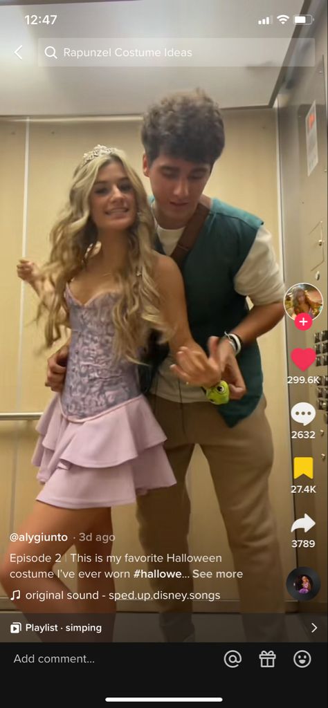 Rapunzel And Flynn Costume College, Blonde And Brown Hair Couple Costumes, Coupe Costume Ideas, Rapenzul And Flynn Costume, Rapunzel And Flynn Halloween Costume, Blonde Hair Couple Costume, Rapunzel And Flynn Couples Costume, Couples Costumes Princess, Cute Disney Couple Costumes