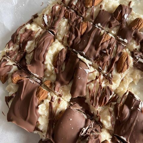 Peanut Butter Cups Homemade, Candy Bar Recipes, Almond Joy Candy Bars, Homemade Almond Joy, Homemade Butterfingers, Almond Joy Candy, Homemade Twix Bars, Almond Joy Bars, Diy Candy Bar