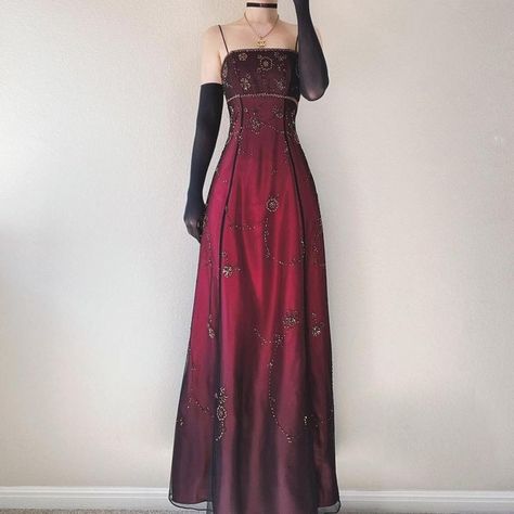 90s Prom Dresses, Goth Prom Dress, Maroon Prom Dress, Gothic Prom Dress, 90s Prom Dress, Prom Dress Inspo, Burgundy Prom Dress, Dark Burgundy, Prom Dress Inspiration