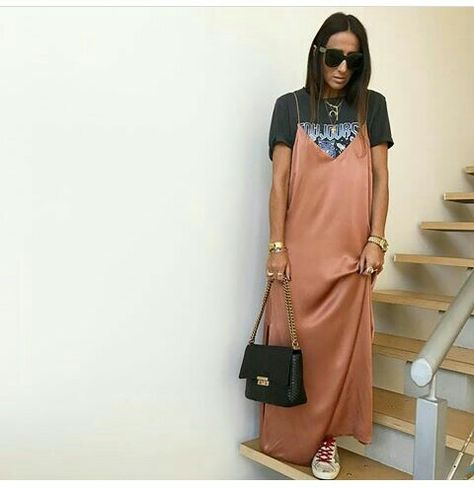 How To Wear A Summer Dress In Winter, Slip Dress Midsize, Tee Over Dress, Slip Dress Outfit Casual, Dress With Pants Underneath, California Fall Outfits, T Shirt Over Dress Outfits, Laura Eguizabal, Slip Dress Outfit