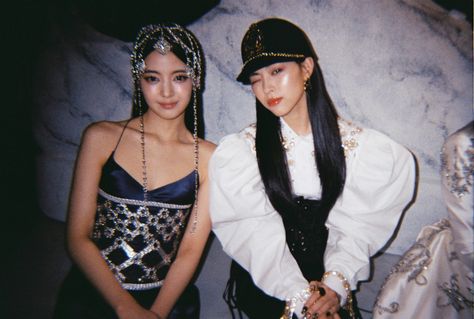 Itzy Checkmate, Retro Film, Film Photo, Kpop Girl Groups, Instagram Update, Pop Group, South Korean Girls, Kpop Girls, Girl Group