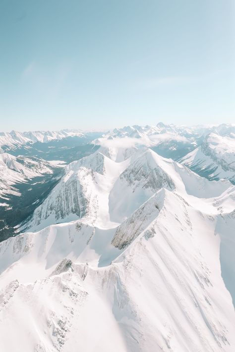 Blue White Wallpaper, Banff Itinerary, Alberta Travel, White Pictures, Aesthetic White, Canadian Rockies, Home Inspiration, Hand Luggage, Explore Nature