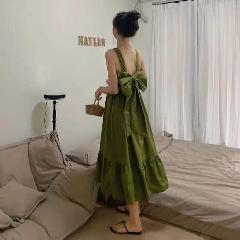 White Birthday Dress, Elegant Green Dresses, Green Halter Dress, Honeymoon Dress, Summer Slip Dress, Midi Ruffle Dress, Dress Aesthetic, Eco Chic, Fancy Dresses Party