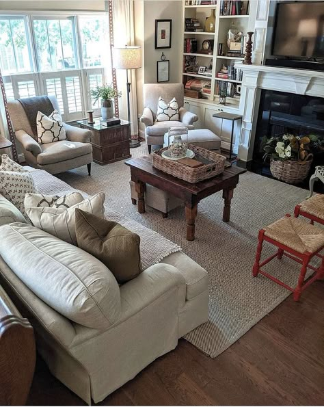 Cozy Bungalow Living Room, Comfy Farmhouse Living Room, Formal Living Room Layout, Lounge Room Layout, Square Living Room Ideas, Furniture Layout For Living Room, Cozy Living Rooms With Fireplace, Square Living Room Layout, Hollywood Bungalow