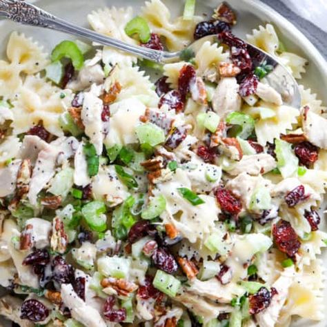 Turkey Cranberry Pasta Salad - Spend With Pennies Turkey Pasta Salad, Ranch Salad Recipes, Baking Thanksgiving, Appetizer Christmas, Appetizer Dinner, Ground Turkey Pasta, Dessert Holiday, Cooking Christmas, Cooking Thanksgiving Dinner