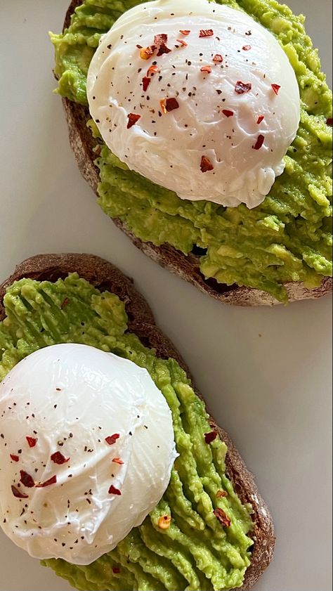 Poached Egg Aesthetic, Poached Eggs Aesthetic, Egg Aesthetic, Poke Bowls, Fav Food, Poached Egg, Healthy Juices, The Breakfast Club, Poached Eggs