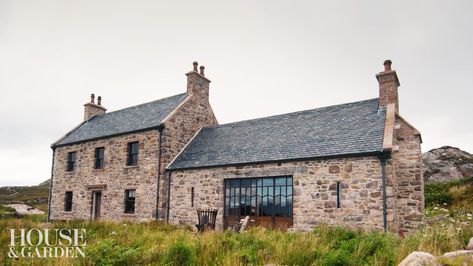 Scottish Cottage Interior, Scottish Farmhouse, Wool Curtains, Scottish Interiors, Scottish Cottages, Grass Roof, Scottish House, Snug Room, Scottish Homes