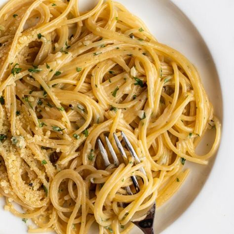 Easy white wine and butter pasta sauce - The Burnt Butter Table White Wine Butter Sauce Pasta, Butter Wine Sauce Pasta, Garlic Wine Sauce Pasta, Wine Sauce Pasta, Butter Sauce Pasta, White Wine Garlic Butter Sauce, Butter Pasta Sauce, Burnt Butter Sauce, White Wine Pasta Sauce