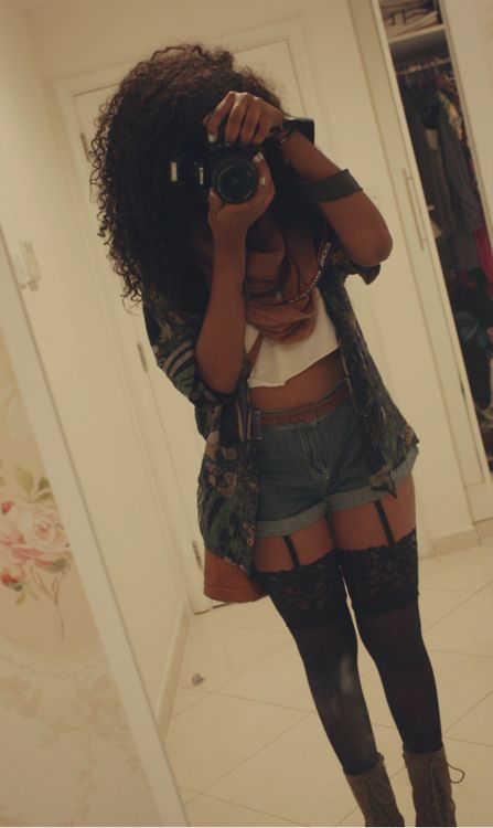 i love this outfit! Outfits With Garter Belts, Outfit With Garter, Outfit Medias, Garter Outfit, Feeling Feminine, Suspender Tights, Grunge Summer, Fashion Grunge, Mode Inspiration