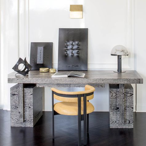 ELEVADO DESK Kelly Wearstler Office, Lined Drawers, Alabaster Stone, Black Lampshade, Marble Table Lamp, White Alabaster, Clean Bedroom, Desk Top, Design Del Prodotto