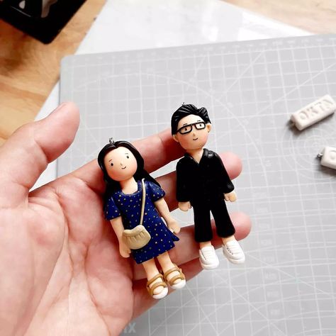 Cute Polymer Clay People, Diy Clay People, Polymer Clay Person, Cute Couple Clay Art, Air Dry Clay People, Clay People Figures, Clay Figures People, Clay Figure Ideas, Clay Person