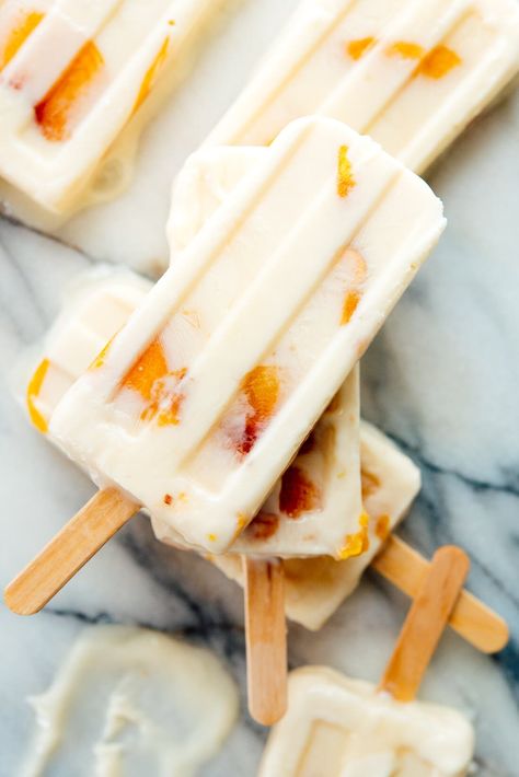 Peach Yogurt Popsicles, Peach Popsicles, Creamy Honey, Ice Pop Recipes, Yogurt Popsicles, Homemade Popsicles, Ice Lolly, Ice Cream Popsicles, Bee Friendly