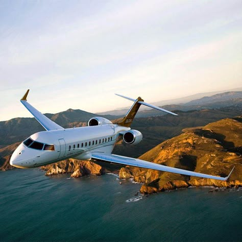 The Top 10 Most Affordable Private Jets For the Newly Minted Multi-Millionaire Jets Privés De Luxe, Private Jet Plane, Jet Fly, Jet Privé, Private Planes, Luxury Jets, New Jet, Private Aircraft, Luxury Private Jets