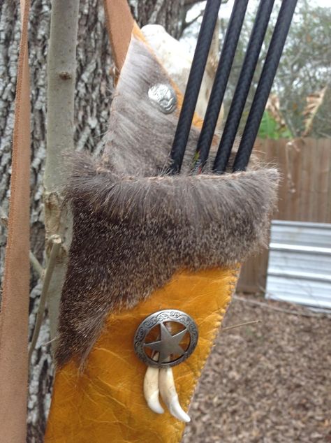 Deer hide quiver - TexasBowhunter.com Community Discussion Forums Diy Deer Hide Projects, Deer Hide Clothing, Deer Hide Ideas, Deer Hide Decor, Deer Hide Projects, Animal Hide Decor, Dear Wormwood, Zombie Proof House, Fur Crafts