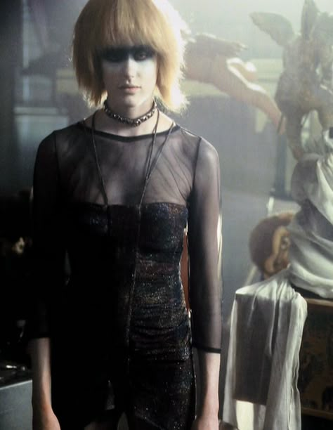 Pris in Blade Runner (Rare) Bladerunner Costume, Blade Runner Pris, Blade Runner Fashion, Sean Young, Daryl Hannah, Film Blade Runner, Blade Runner 2049, Ridley Scott, Science Fiction Film