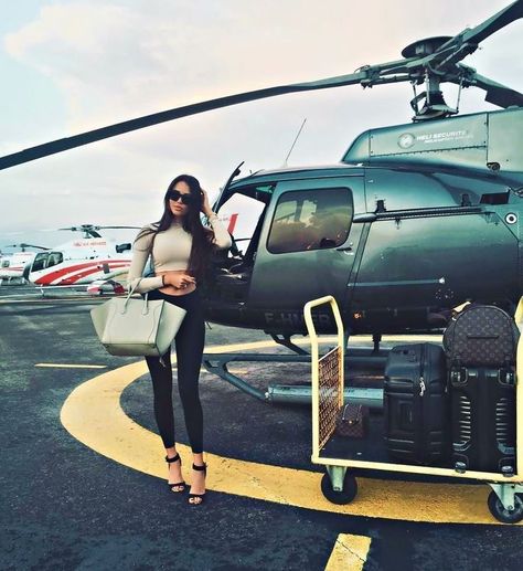 Boujee Lifestyle, Jet Privé, Luxury Helicopter, Luxury Lifestyle Travel, Wealthy Lifestyle, Luxury Lifestyle Fashion, Luxury Lifestyle Women, Rich Girl Lifestyle, Luxury Girl