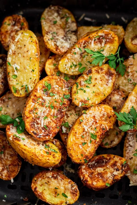 Roasted Potatoes In Air Fryer Recipe, Airfry Roast Potatoes, Mineral Balancing, Roasting Potatoes, Potatoes Air Fryer, Monday Dinner, Air Fry Potatoes, Macro Counting, Parmesan Roasted Potatoes