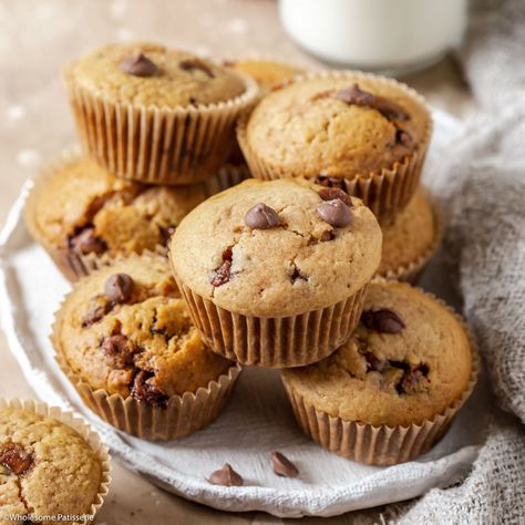 Buttermilk Bran Muffins, Muffins With Chocolate Chips, Dairy Free Muffins, Muffins With Chocolate, Healthy Breakfast For Kids, Applesauce Muffins, Chocolate Apples, Apple Sauce Recipes, Apple Muffins