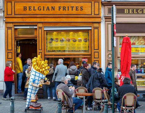 Where to find the best waffles, the best chocolate, the best frites, and the best beer in Brussels, Belgium! What more do you need? Leige Waffles, Resturant Decor, The Best Waffles, Waffles Chocolate, Best Waffles, Belgian Fries, Street Food Design, Liege Waffle, Fluffy Waffles