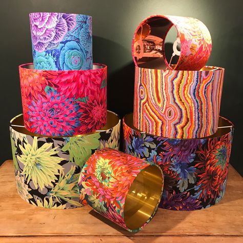 Colorful Lampshades, Funky Lamps, Funky Lighting, Artistic Room, Decorate Lampshade, Colorful Lamp Shades, Creative Lamp Shades, Funky Chairs, Colorful Lamps