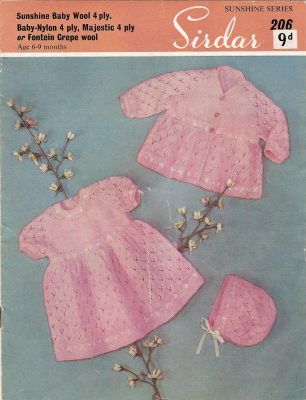 Sirdar 1950's Pram Set Free Vintage Baby Knitting Pattern - Knitting Bee Rowan Knitting Patterns, Free Knitting Patterns Uk, Sirdar Knitting Patterns, Double Knitting Patterns, Knitting Patterns Boys, Baby Cardigan Knitting Pattern Free, Baby Cardigan Knitting Pattern, Baby Knitting Patterns Free