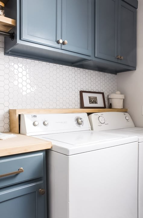 Hex Tile Backsplash, Laundry Room Inspo, Laundry Room Tile, Laundry Room Update, Laundry Room Ideas Small Space, Small Laundry Room Makeover, Home Laundry Room, Laundry Room Renovation, Laundry Ideas