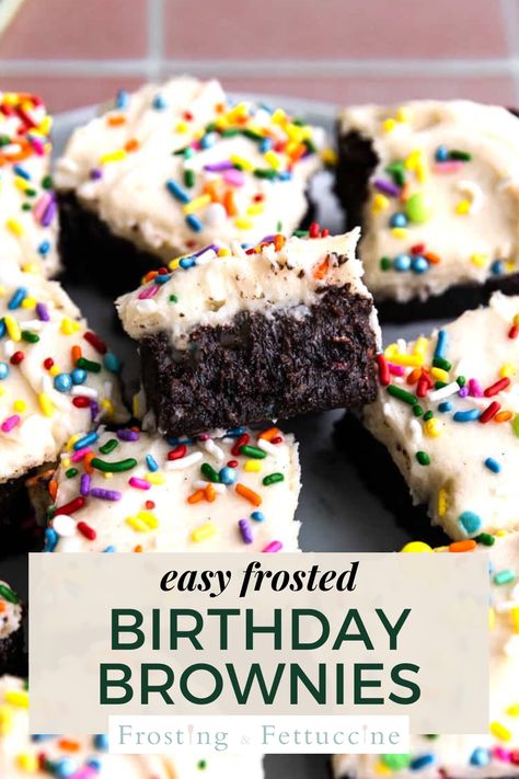 Brownies With Sprinkles, Fluffy Vanilla Buttercream, Sprinkle Brownies, Health Dessert Recipes, Birthday Cake Alternatives, Birthday Cake Brownies, Birthday Brownies, Homemade Brownies Easy, Brownie Desserts Recipes