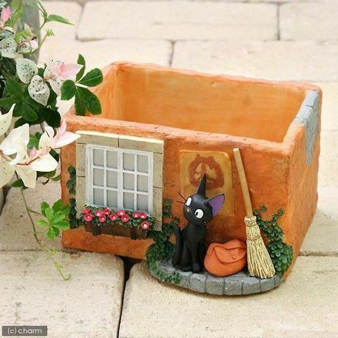 Ghibli Museum, Planter Cover, Kiki Delivery, Tanah Liat, Kiki's Delivery Service, Clay Diy Projects, Pencil Cup, Garden Pottery, Ghibli Art