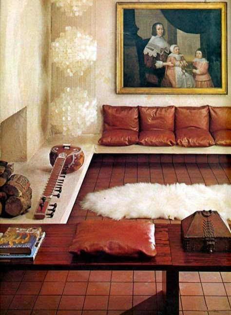 1970s Living Room, Funky Living Rooms, 70s Interior, 70s Home, Funky Home Decor, Retro Interior, Vintage Interiors, Vintage Interior, Retro Home Decor