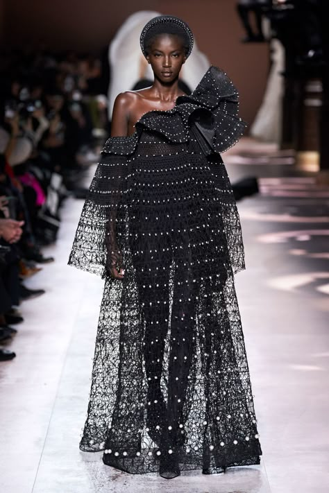 Anok Yai Rock Dress, Givenchy Couture, Collection Couture, Spring Couture, Vogue Germany, Fashion Show Collection, Mode Vintage, Fashion 2020, Mode Inspiration