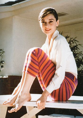 Audrey Hepburn, 1960s Audrey Hepburn Born, Aubrey Hepburn, Audrey Hepburn Photos, Jane Russell, 4 May, Patterned Pants, Audrey Hepburn Style, Gene Kelly, Mae West