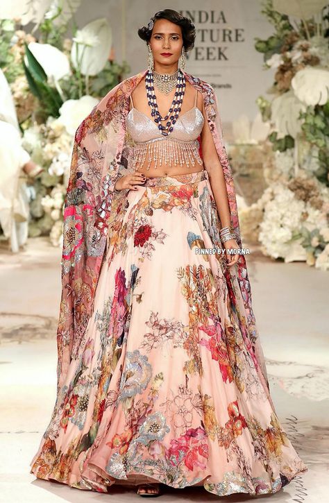 Varun Bahl - India 🇮🇳 Varun Bahl, Couture Outfits, Indian Inspired, Indian Suits, Indian Clothes, Couture Week, Indo Western, Pakistani Outfits, Western Outfits