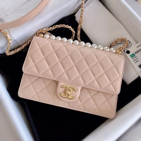 Mochila Chanel, Expensive Bag, Girly Bags, Pink Chanel, Luxury Purses, Fancy Bags, Pretty Bags, Cute Purses, Chanel Bags