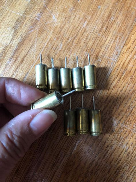 Shell Casings Crafts, Decorating With Maps, Bullet Casing Crafts, Reloading Room, Bullet Casing Jewelry, Diy Leather Working, Bullet Crafts, Country Bedroom Decor, Shells Diy