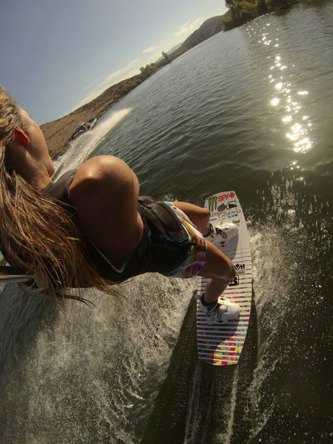 Wakeboard Wakeboarding Girl, Wake Board, Gopro Surfing, Paddle Sports, Sup Surf, Water Photography, Cycling Art, Water Skiing, Big Waves