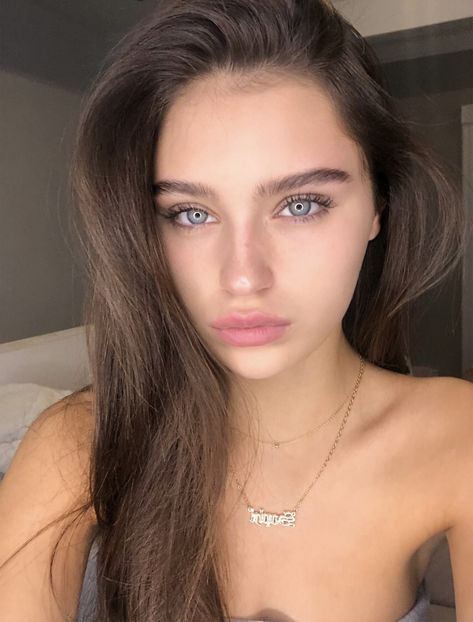 Sophi Knight, Dr Post, Summer Makeup Looks, Cute Poses For Pictures, Summer Makeup, Cute Poses, Poses For Pictures, The Dreamers, See More