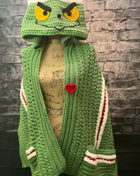 Crochet Grinch Hats Free Patterns, Free Crochet Grinch Patterns, Grinch Crochet Sweater Pattern, Crochet Grinch Costume Pattern, Grinch Hat Crochet, Crochet Grinch Pattern Free, Crochet Elf Shawl, Grinch Scarf Pattern C2c, Crochet Grinch Scarf