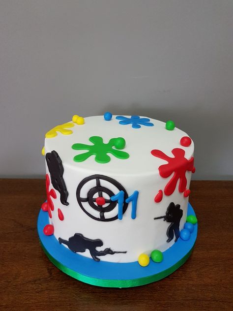 Cake PAINTBALL Gotcha Cake Ideas, Paintball Party Cake, Paint Ball Cake Ideas, Paintball Themed Cake, Boys 11th Birthday Cake, Gel Blaster Birthday Party, Paintball Cakes For Boys, Paintball Birthday Cake, Paintball Cake