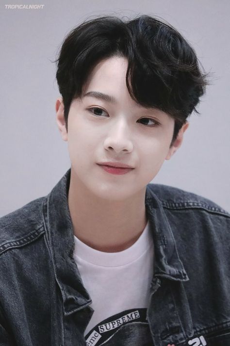 Lai guanlin | wanna one Liang Younian, Nama Korea, Lai Kuanlin, Guan Lin, Lai Guanlin, Lai Kuan-lin, Bae Jin-young, Kim Jaehwan, Ha Sungwoon