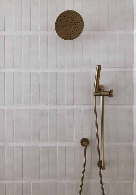 The 9 Best 2020 Bathroom Trends We Wish We Had Right Now | Emily Henderson | Bloglovin’ Master Bath Tile, Glazed Brick, Cle Tile, Bad Inspiration, Bath Tiles, Bathroom Trends, Bad Design, Bathroom Wall Tile, Interior Modern