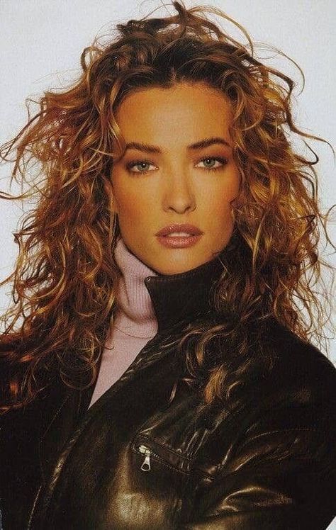 Tatiana Patitz, Tatjana Patitz, Herb Ritts, Fashion 50s, 90s Supermodels, German Fashion, Vogue Uk, Vogue Magazine, Grunge Hair