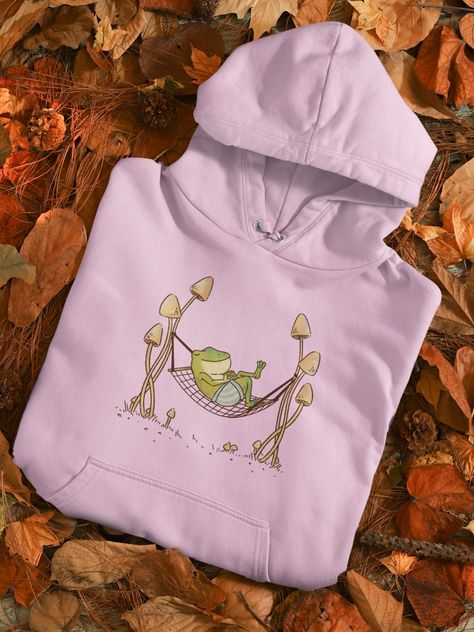 Indie Alternative Fashion, Indie Sweatshirt, Frog And Mushroom, Frog Sweatshirt, Mushroom Designs, Cottagecore Frog, Amazing Frog, Woodland Cottage, Frog Gifts