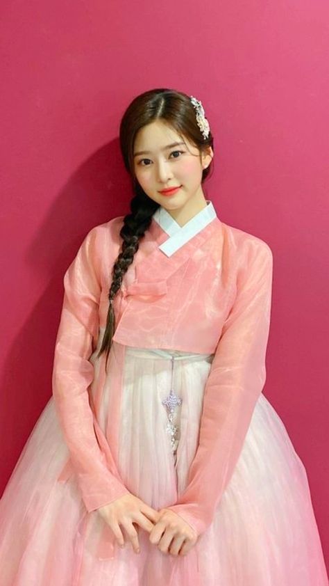 Korean Hanbok Princesses, Hanbok Aesthetic, Hanbok Wedding Dress, Gaun Abad Pertengahan, Korean Princess, Hanbok Traditional, Korean Traditional Dress, Korean Hanbok, Royal Outfits