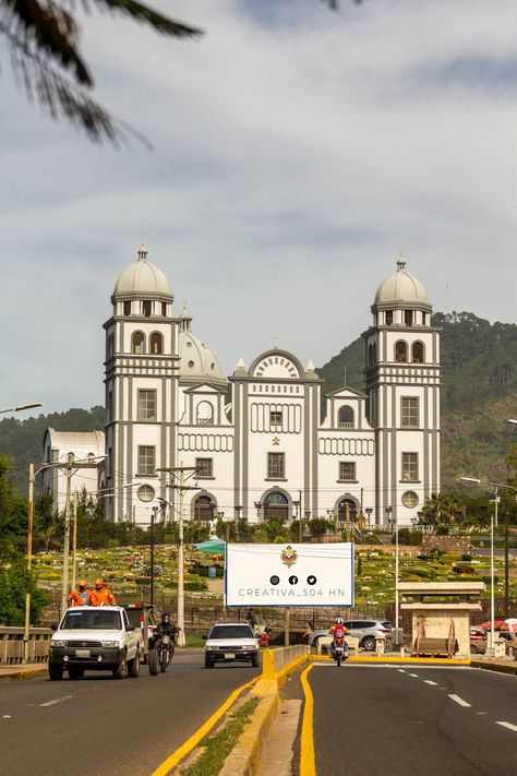 Honduran Culture, Tegucigalpa Honduras, Travel America, Tegucigalpa, Peace Corps, Mexican Culture, Travel Goals, America Travel, Honduras